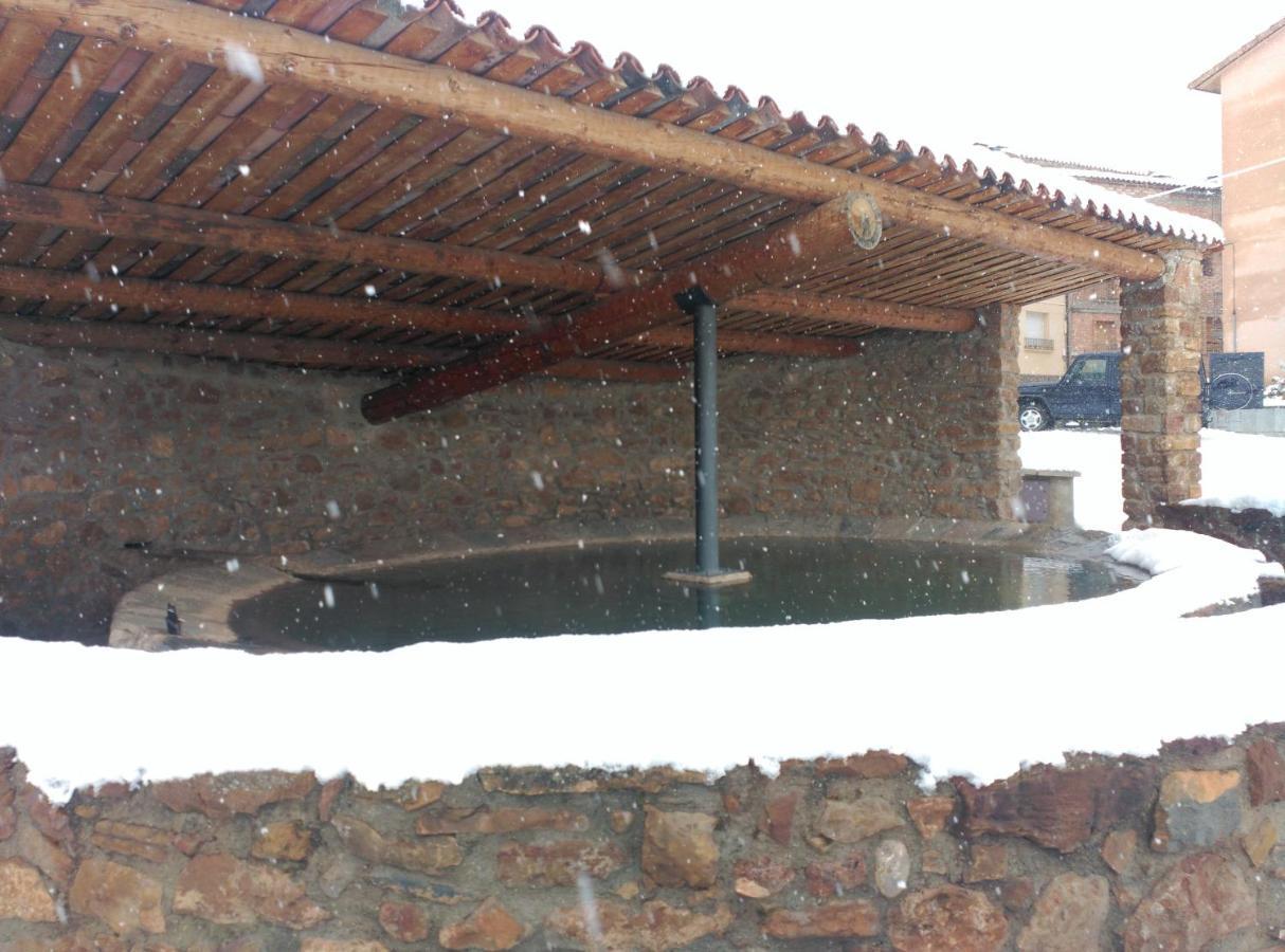 Estudios Casa Lola De Talarn Exterior photo